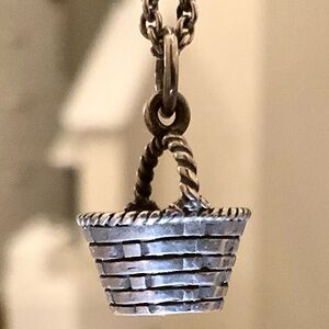 🔥Flash Sale Retired James Avery Picnic Basket Charm Pendant